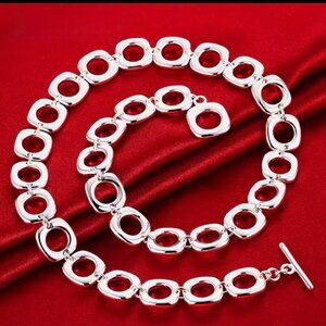 New with Tags Boutique Silver Tone Oval Link Necklace – 16-17 Inches